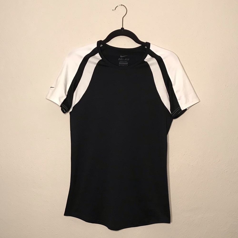 Nike women’s shirt
